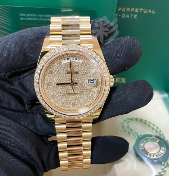 劳力士（ROLEX）瑞士男表星期日历型系列自动机械18K黄金外圈镶钻双时区时尚腕表 