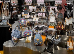 2025年中国二手奢侈品市场增速15%-20%，渗透率不足10%仍有巨大空间